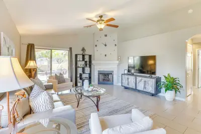 Image de Patio & Yard: Tucson Home in Gated Community