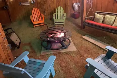 Image de Charming Clean Spacious 2-bedroom Barndominium near beach huge kitchen fire pit