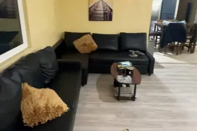 Image de Disneyland midterm/long term stays welcome budget friendly 5 beds/2bath