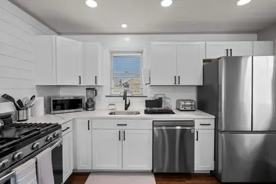 Image de #22- 4 Br 2 Ba house-Central Ct
