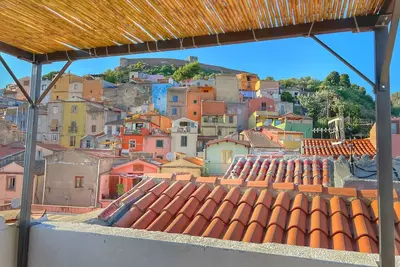Image de Casa Episcopio avec Terrasse Exclusive : Vue sur le Village, la Rivière et la Me