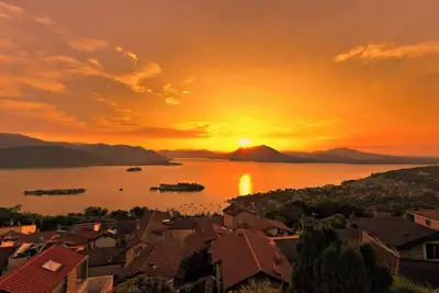 Image de Eco-friendly design, modern comforts and a prime scenic location