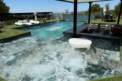 Image de Villa Massilia 14 pers avec piscine et jacuzzi privés - Hauteurs Marseille 15eme