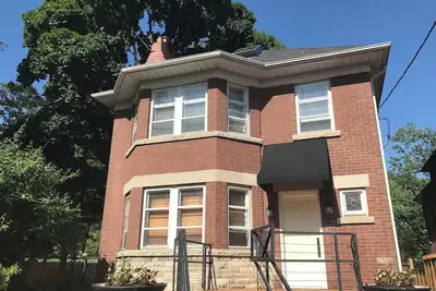 Image de Grand Hillcrest Home