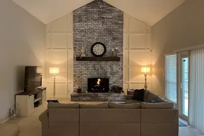 Image de Darling 3-bedroom Duplex with Gameroom!