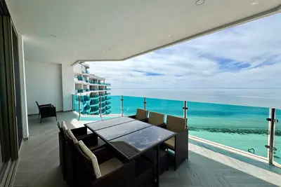 Image de Esmeralda Beach Resort 3 Bedrooms Condo C 1202