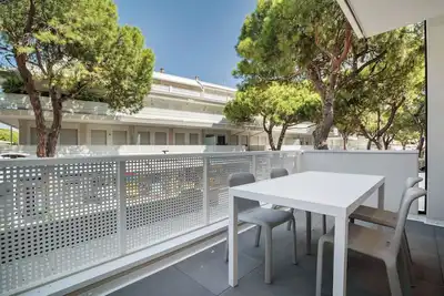 Image de Appartement 'Berton' avec terrasse privée, balcon et climatisation