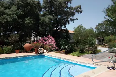 Image de Maison de campagne 'Caldera Vieja' avec vue sur les montagnes, piscine et jardin partagés