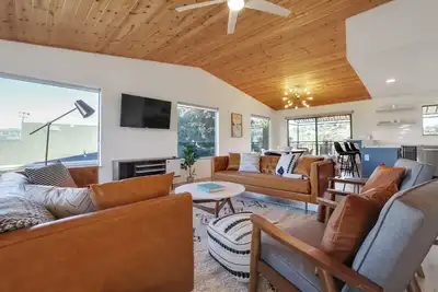 Image de Surf Shack at Lake Nacimiento with Private Slip!