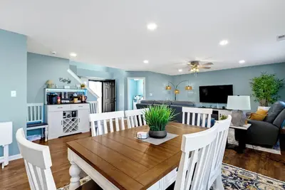 Image de Spacious 4br Near Grand Park – Game Loft, Office & Family-Friendly Comfort!