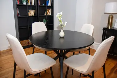 Image de Spacious 3-bedroom apartment in Dwtwn Newark, Nearby local hotspots & Ewr airport