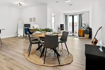 Image de 1br Luxe BoHo w/ Free Parking 30Min to Nyc