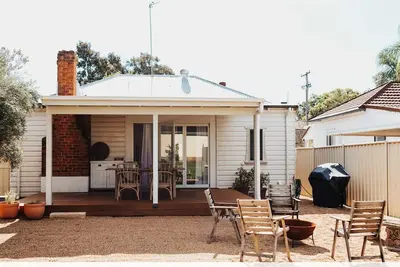 Image de Olive Cottage - Cbd Location, Pet friendly