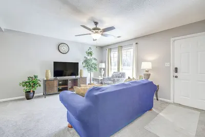 Image de 20 Mi to Atlanta: Family Home w/ Private Yard