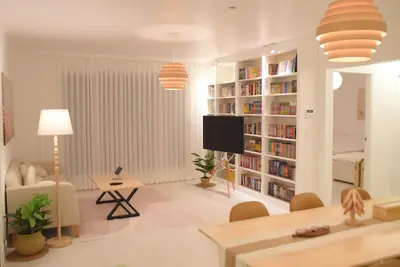 Image de RoseBrickHouse/5mins to Terminal, Metro/Books/Cozy/8ppl/City Centre/