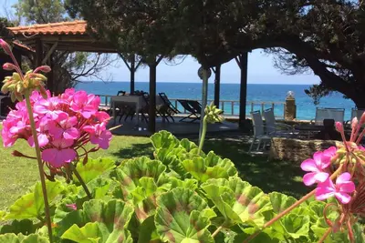 Image de Genari Beach Apartments - Appartement avec vue sur la mer