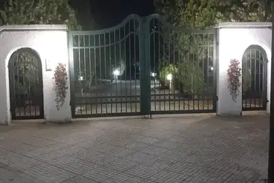 Image de Πολυτελής βίλα στην περιοχή αεροδρομίου Θεσσαλονίκης με εσωτερική πισίνα