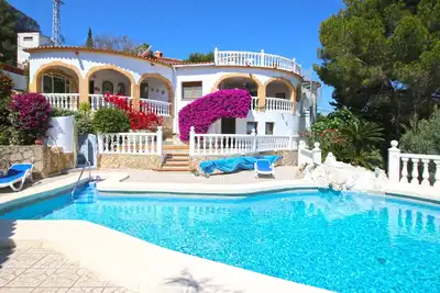 Image de Villa moderne avec piscine et vue sur la mer à Denia
