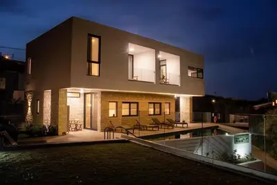 Image de Cream Cozy Getaway - 3 Pearls Pool Retreat