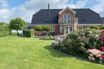 Image de Luxury country house in nature with wellness