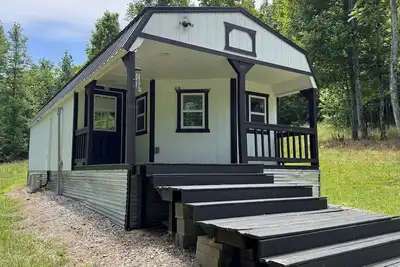 Image de Charming 2-bedroom tiny house with acreage