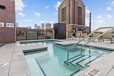 Image de CozySuites Nlg w pool, bowling alley, sauna #25