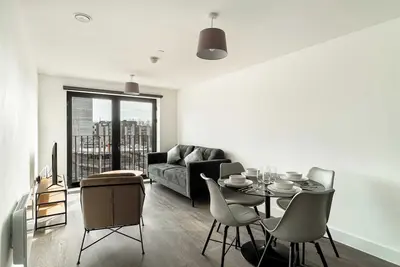 Image de Stunning 2 Bedroom Apartment in Liverpool w Views