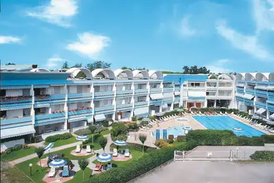 Image de Superbe retraite en bord de mer avec piscine près de la ville