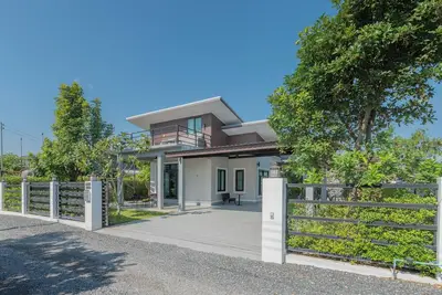 Image de 2-bedroom house in charming Doisaket Chiang Mai with swimming pool, fitness.