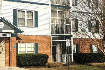 Image de Village at Five Points Community Pool