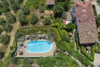Image de Agréable appartement dans une maison de vacances avec climatisation, Wifi, piscine, Tv, terrasse