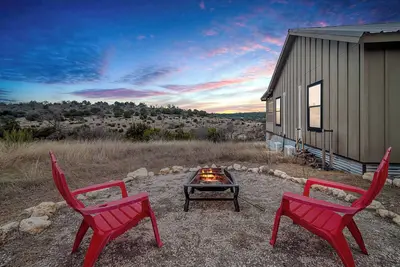 Image de Modern Ranch Home with Hill Country Views