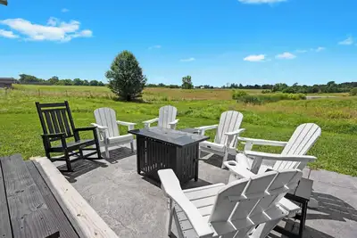 Image de Bourbon Trail Getaway | Jacuzzi Tub & Scenic Views