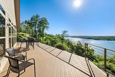 Image de Cliff View- Amazing Lake & Sunset Views-Pool Table