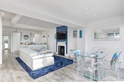 Image de Wave Watcher- 4 bedroom sea view home