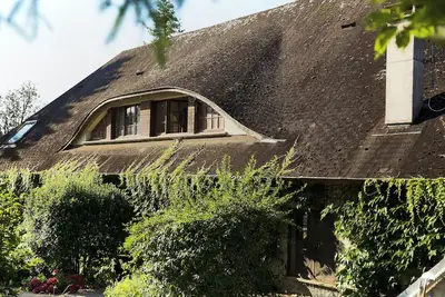 Image de Newly Redesigned Large (Former Hotel- Now Chic Countryside Home) 10 Bedroom Home