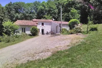 Image de Gîte le Coumis  6 personnes, cuisine, parking et jardin.