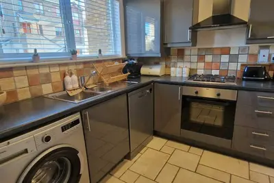 Image de Refurbed, Modern & Stylish 3bd w/Garden / Pets Ok