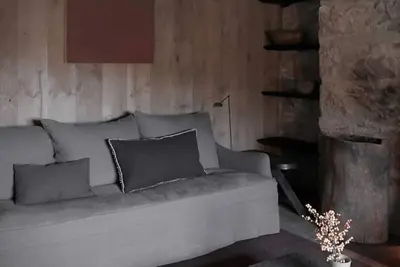 Image de Laggan cottage where art and nature meet