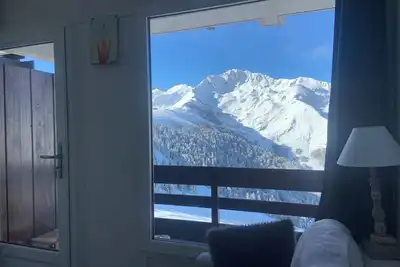 Appartement  Superbagneres Vue imprenable pied des pistes ou départ randonnées.