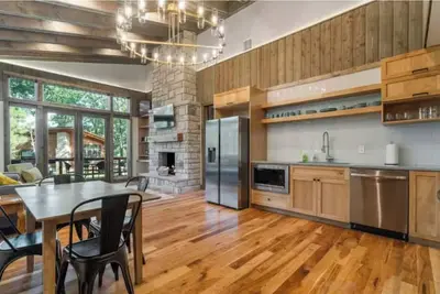 Image de Evergreen Cove Cabin - 3 bedroom, hot tub, Mnky Islnd, golf shangri-La