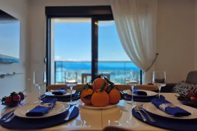 Image de Luxury apartment with panoramic sea view ruby