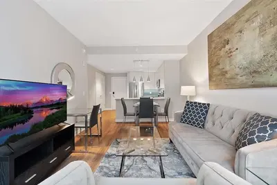 Image de Home away from Home! Brookline 1br nr Boston & T station