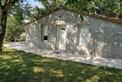 Image de Maisonnette avec grand jardin