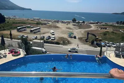 Image de Om Flats Beachfront & Pool 306