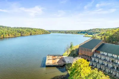 Image de Lake View | 3 Meals Per Day Included