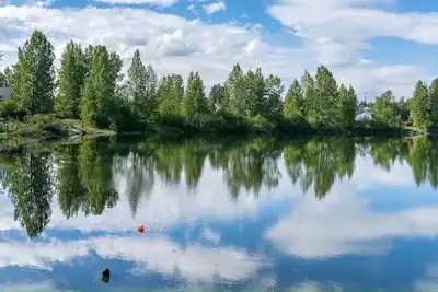 Image de The Last Frontier Lake House Lodge in Anchorage 3bdrm 2ba