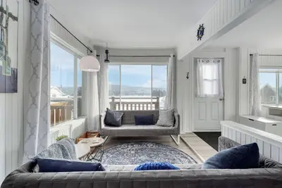 Image de Cozy cottage w view/access to lake near Glissades St-Jean de Matha and Golf