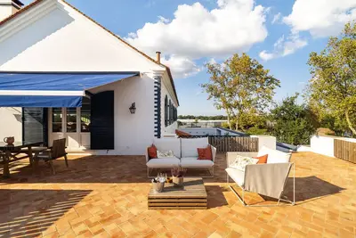 Image de Country house, 25 minutes from Lisbon, with terrace and spacious garden with pool