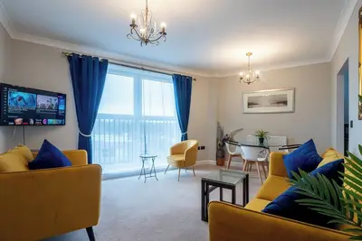 Image de Stylish 2-Bedroom Apartment Near New Malden Station
